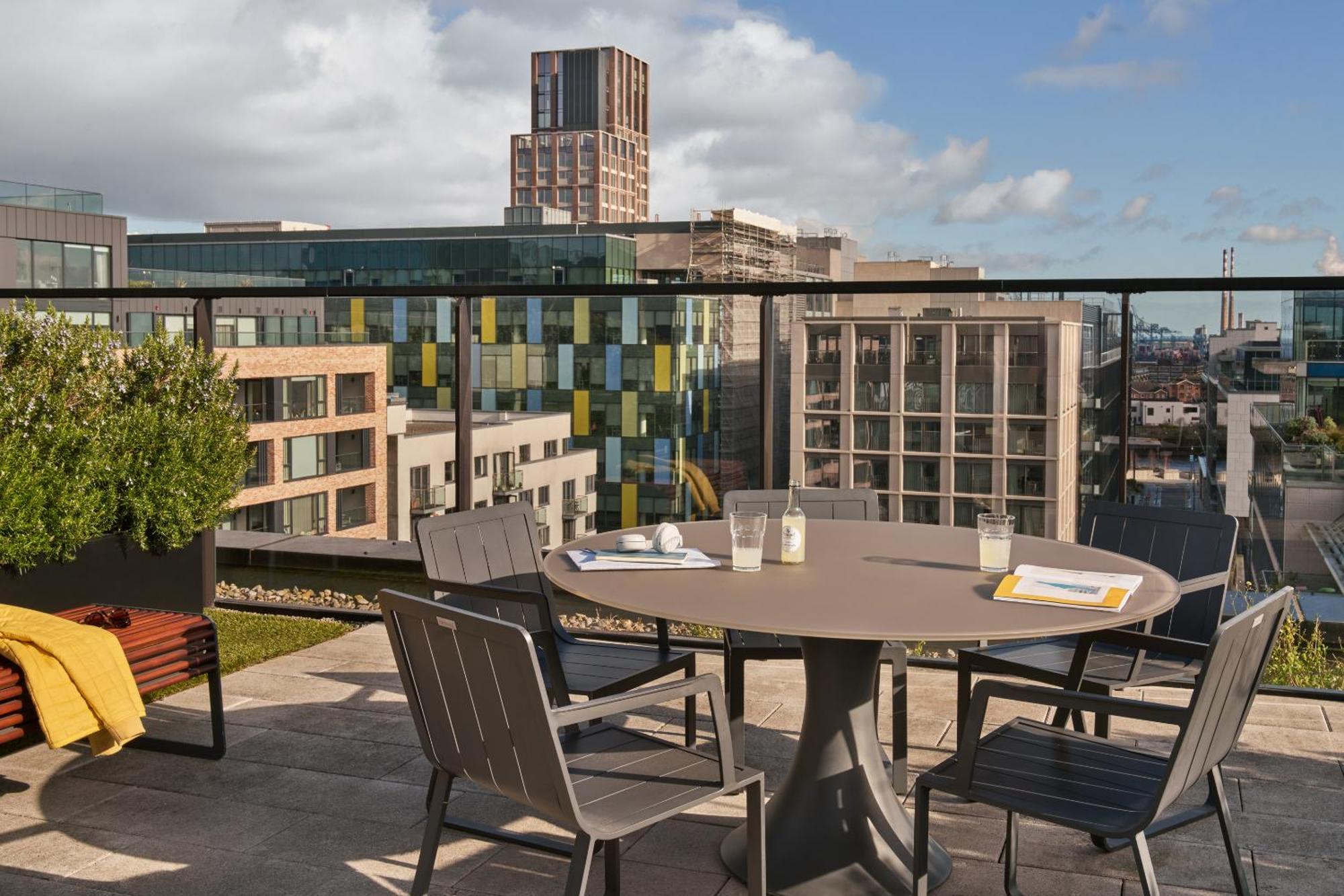 Britain Quay, Sonder Apartments By Marriott Bonvoy Dublin Exteriör bild