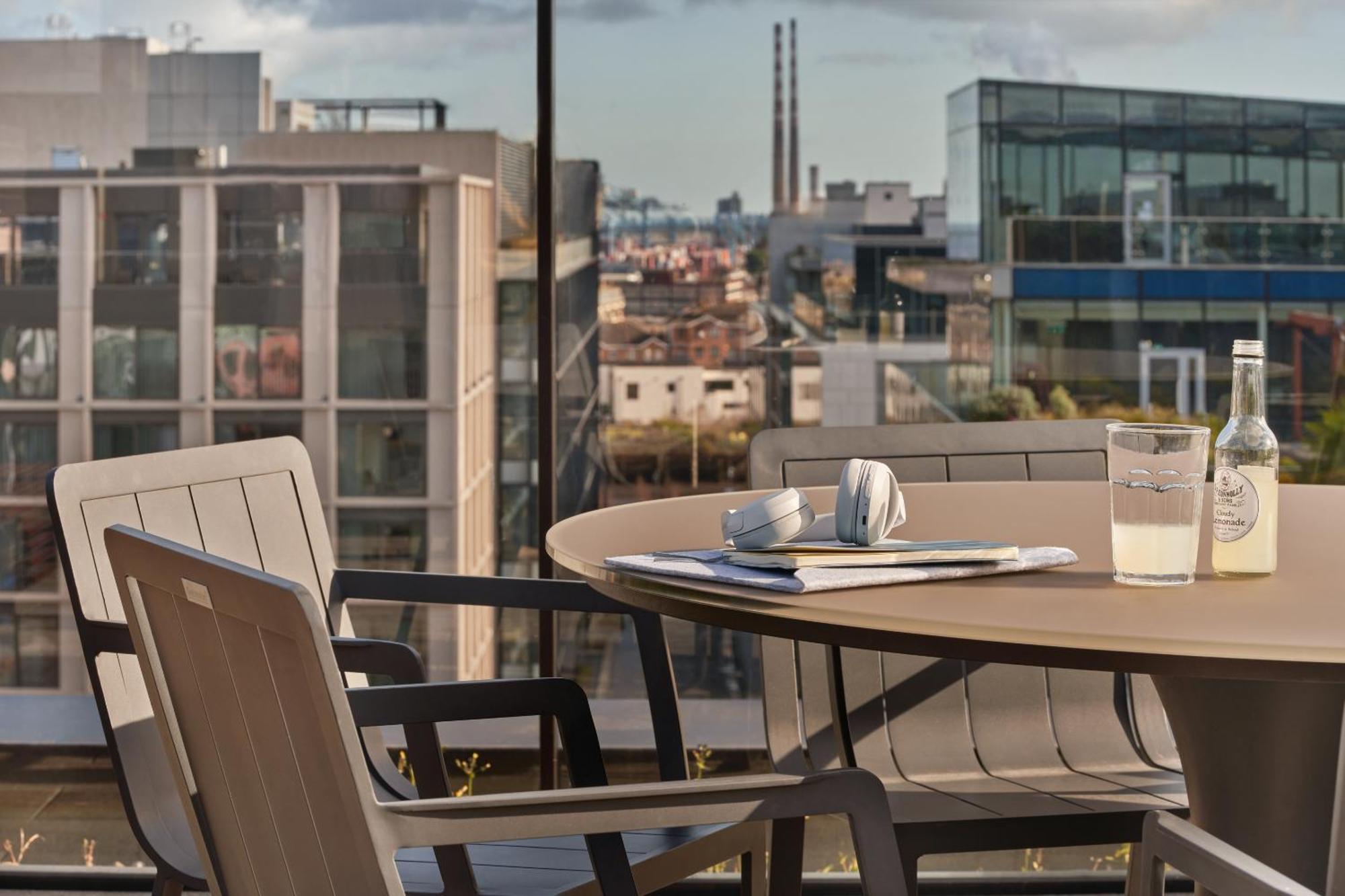 Britain Quay, Sonder Apartments By Marriott Bonvoy Dublin Exteriör bild